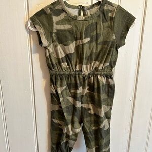 Old navy 3/6m green Camouflage short sleeve pants Jumpsuit romper